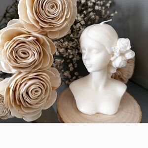 Elegant White Bust Candle